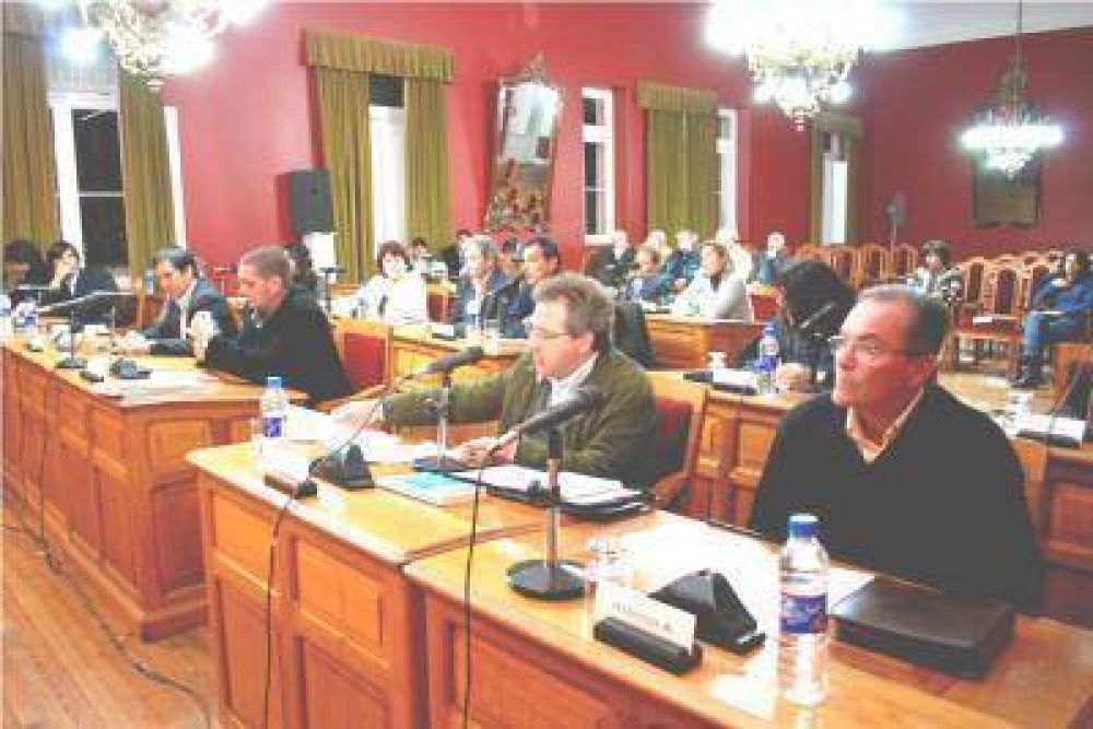 Aprueban ordenanzas para asfaltado, repavimentado y gas natural 	