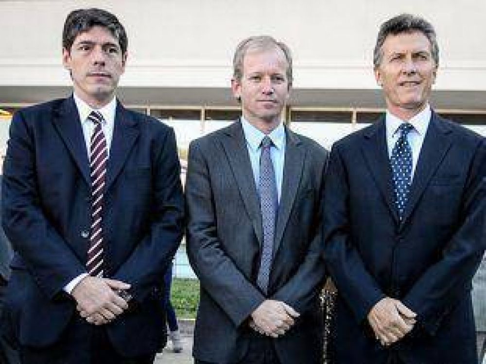 Macri, Moyano y Abal Medina, juntos en un acto