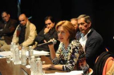 Alperovich encabezar� la lista, confirm� Rojk�s