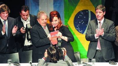 Con elogios mutuos, Cristina y Lula inauguraron una universidad