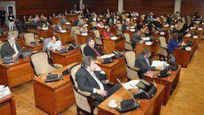 Rechazaron los dos despachos de la Comisi�n de Asuntos Institucionales referidos al diputado Miguel Morales