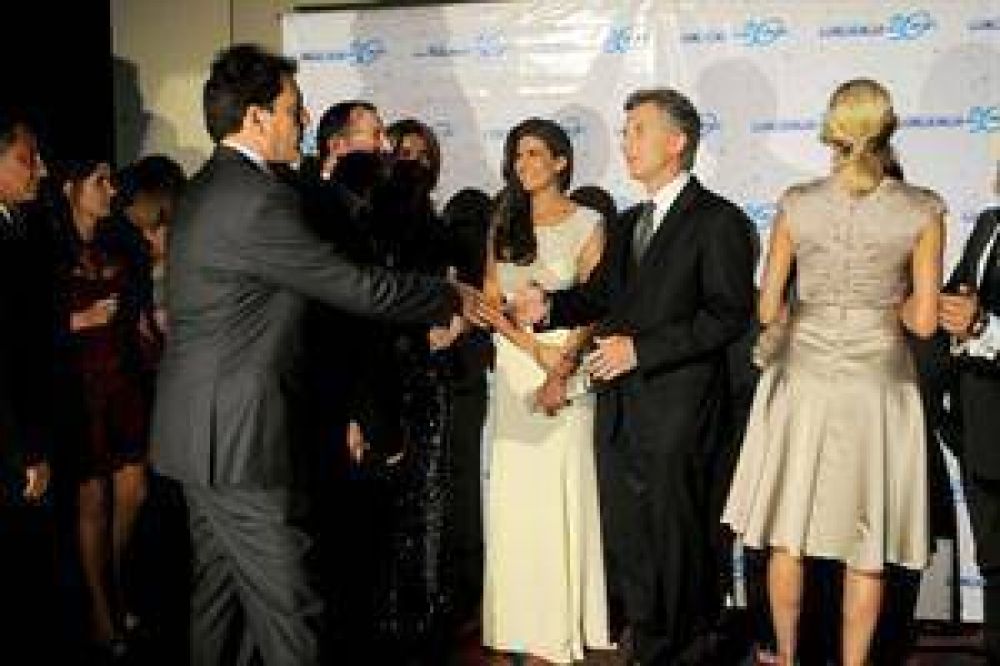 Massa se mostr� con la Presidenta y cen� con opositores