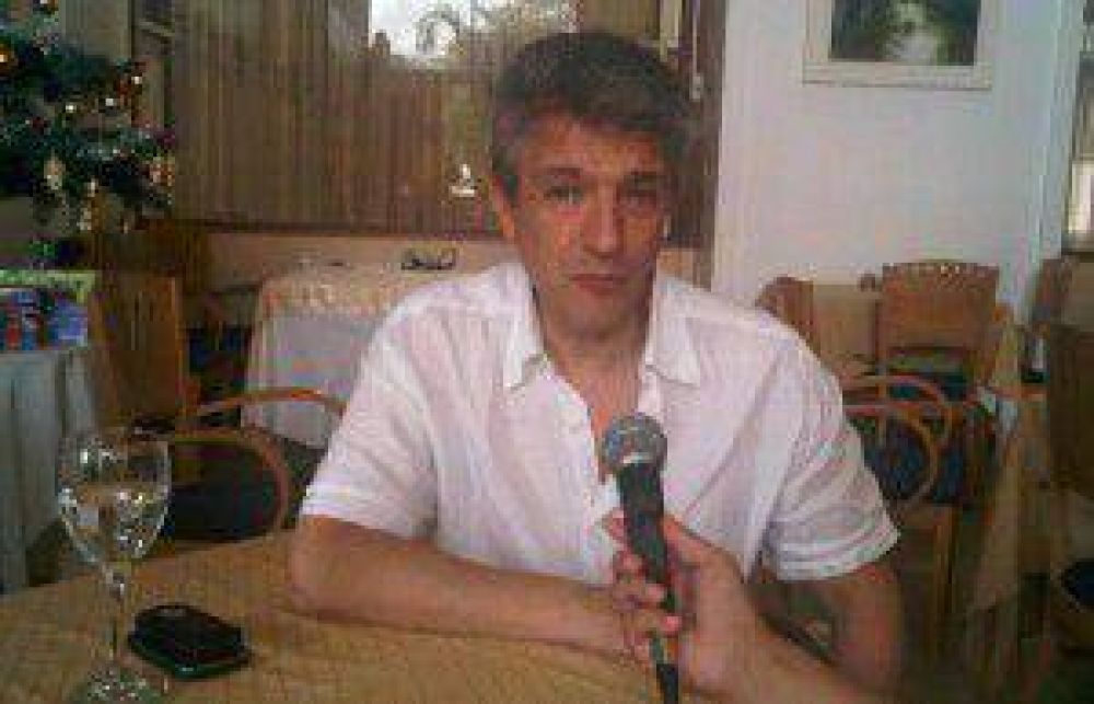 Gustavo L�pez: �La discusi�n pol�tica no pasa por el congreso, sino por las tapas de los diarios�.