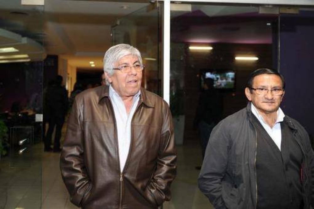 Reuni�n de Moyano, De Narv�ez y un De la Sota afectado por las denuncias