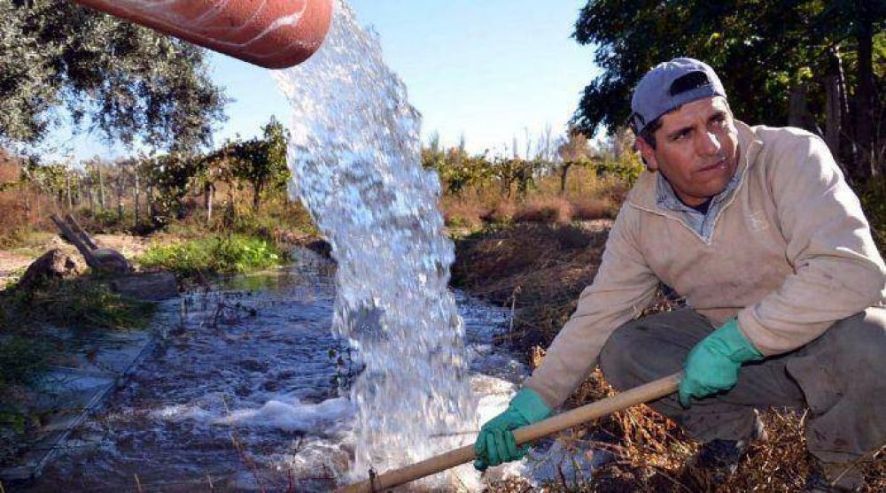 Queja de productores por aumento de hasta 500% en tarifa de agua de pozo