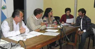 Varios temas en el Concejo de Caleuf�