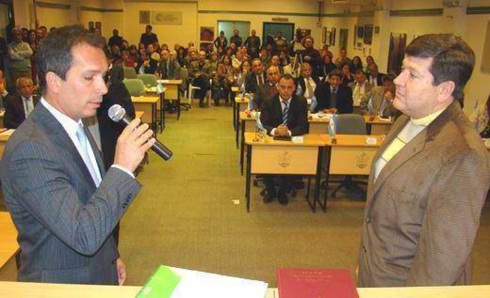 Kraisman asumi� su banca con Vigo ausente y Campana retirado del recinto