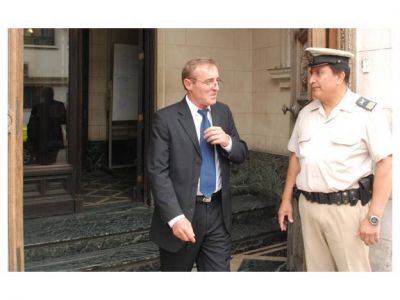"Tognoli y Binner tratan de politizar la causa para distraer la atenci�n del v�nculo polic�as-narcos"
