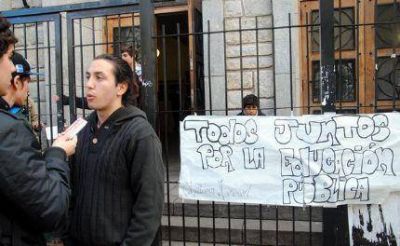 Colegios marplatenses siguen tomados por decenas de estudiantes