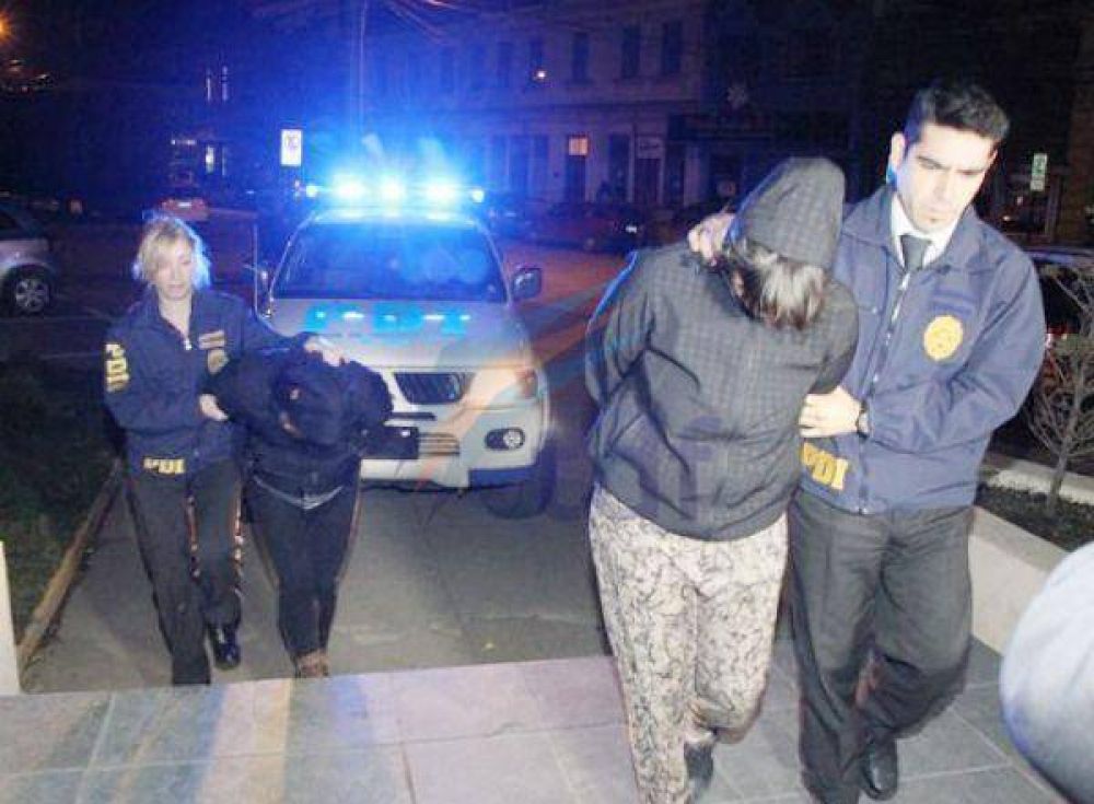 Dos chicas detenidas en Chile por tr�fico de drogas desde R�o Grande