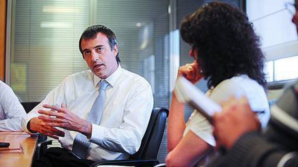 Lanzan un plan para que los padres terminen la escuela