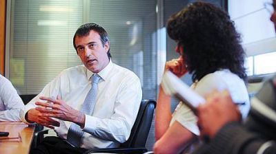 Lanzan un plan para que los padres terminen la escuela