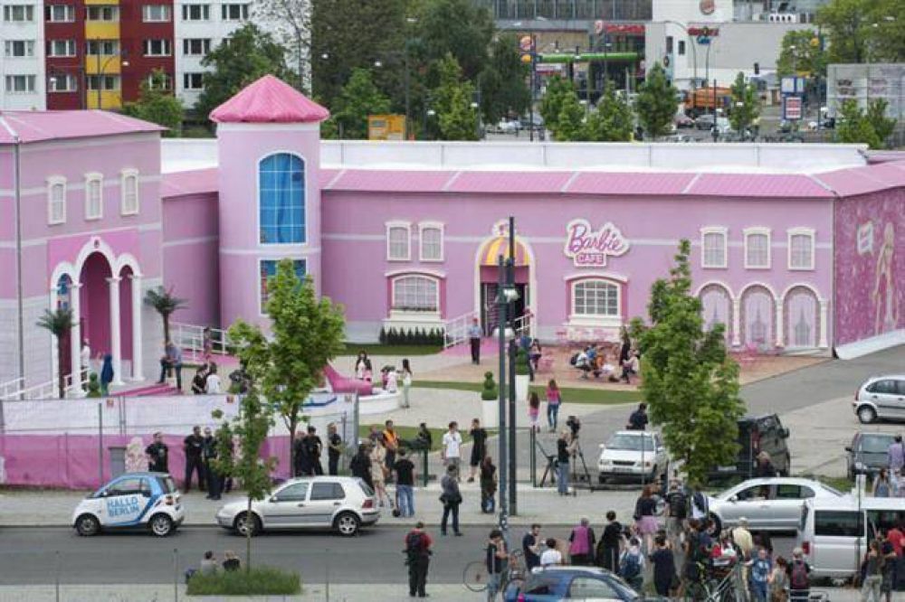 Abre sus puertas la casa de Barbie en Berl�n con acusaciones de sexismo
