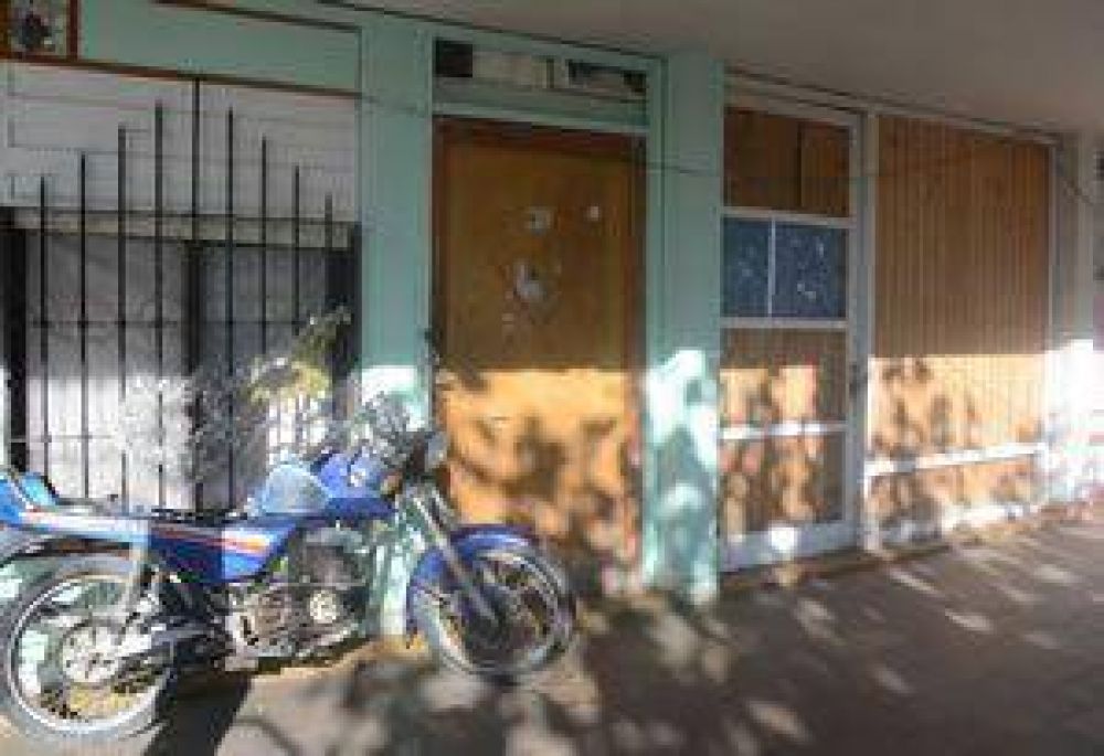 Mujer le clav� un cuchillo en la cabeza a su pareja	