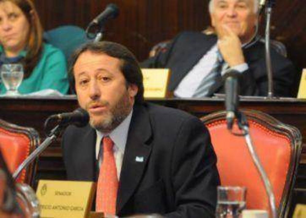  FpV quiere que LJD defina: �adentro o afuera?