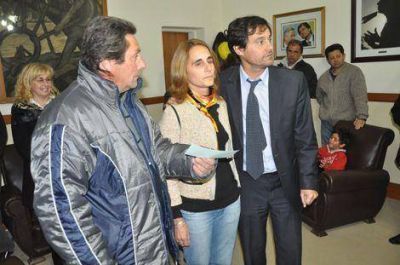 El Municipio transfiri� fondos a cinco escuelas por $215.000