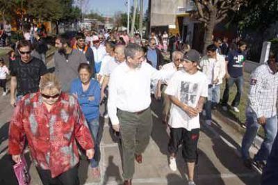 Ferraresi inaugur� la pavimentaci�n de la calle Sol�s y obras en el Jard�n Municipal N�14