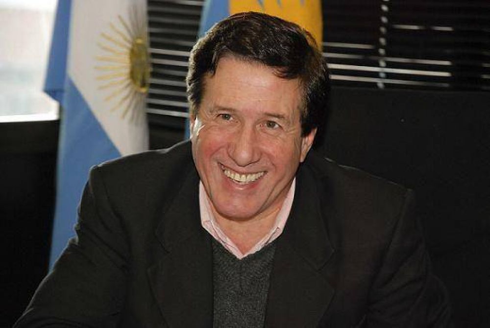 UNA OPOSICI�N DISPERSA QUE BENEFICIA AL OFICIALISMO
