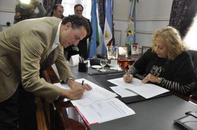 Municipio y Empresa Tenaris firmaron Convenio de Cooperaci�n en el marco del Proyecto �Fototeca�