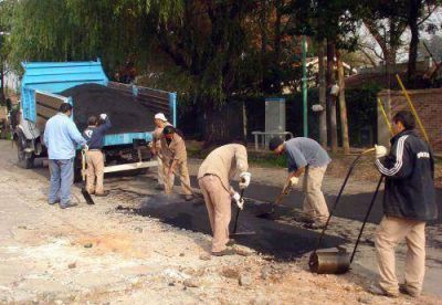 Trabajos de bacheo en todo Tigre