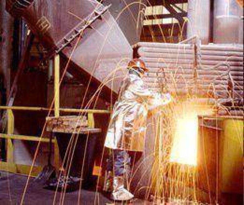 Baj� la producci�n de acero