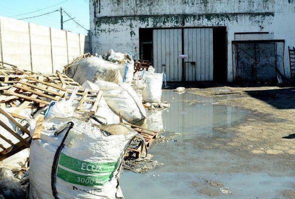 Clausuran f�brica en Villa Ballester