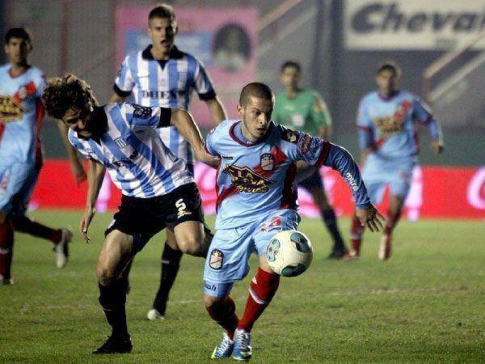 Arsenal derrot� a Racing 1 a 0