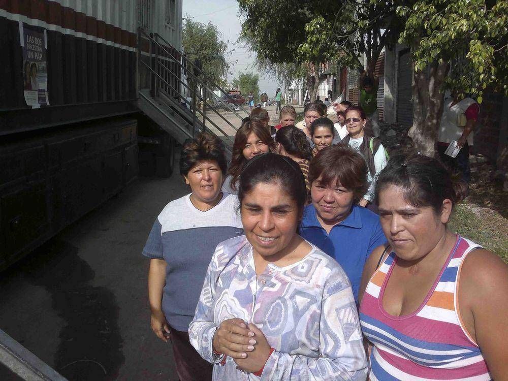 Lan�s: jornada de salud preventiva en el Barrio 10 de enero