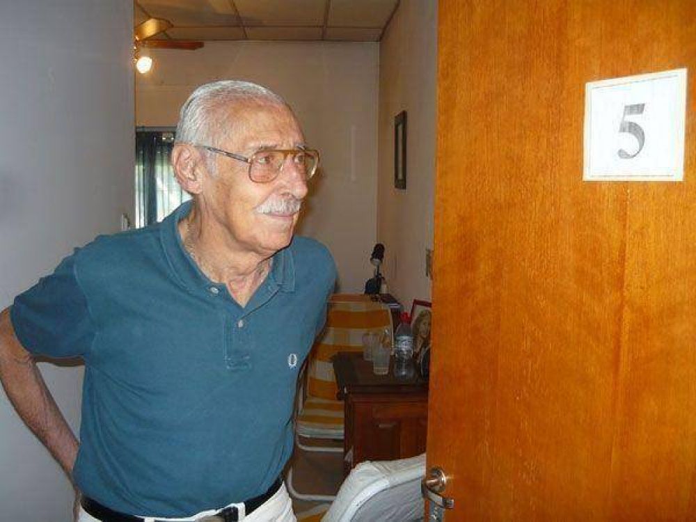 Trasladaron los restos de Videla a la Morgue Judicial para hacerle la autopsia