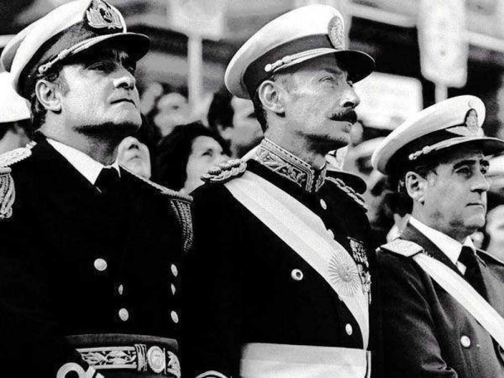 Videla, sin honores militares durante su entierro