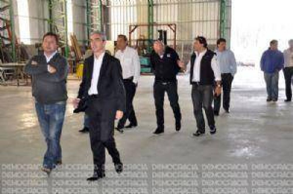 El intendente Mario Meoni visit� empresas en el Parque Industrial