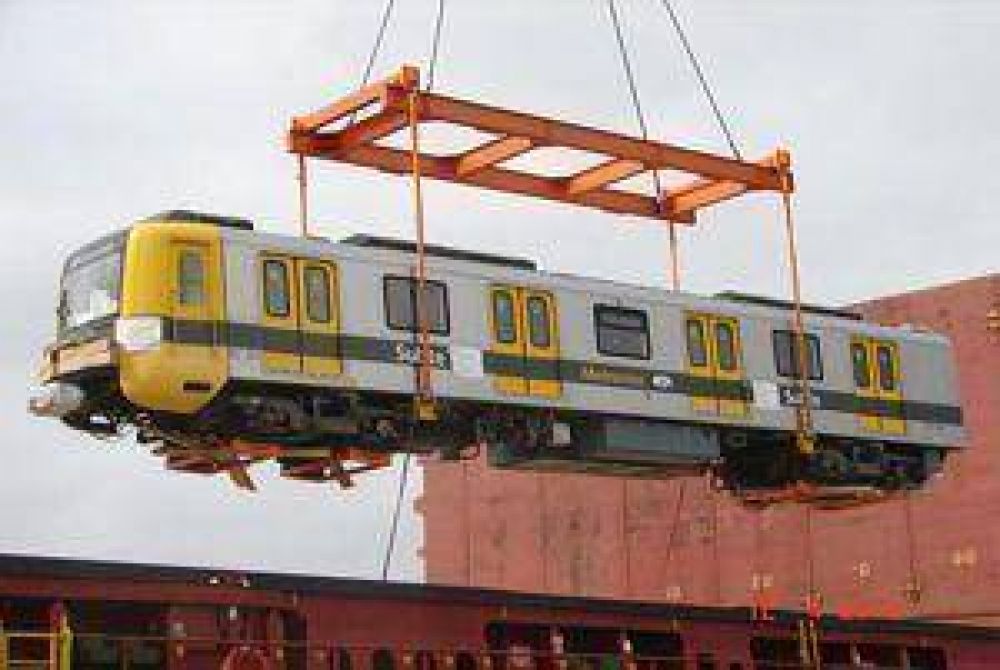 Arribaron nuevas formaciones ferroviarias chinas para el servicio Mar del Plata-Constituci�n
