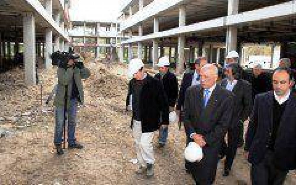 El gobernador y el intendente recorrieron las obras del nuevo Iturraspe