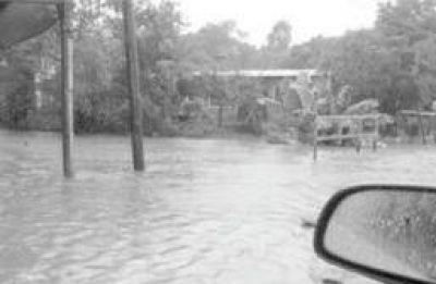 Intensas lluvias provocaron inundaciones en varios barrios de Puerto Iguaz�
