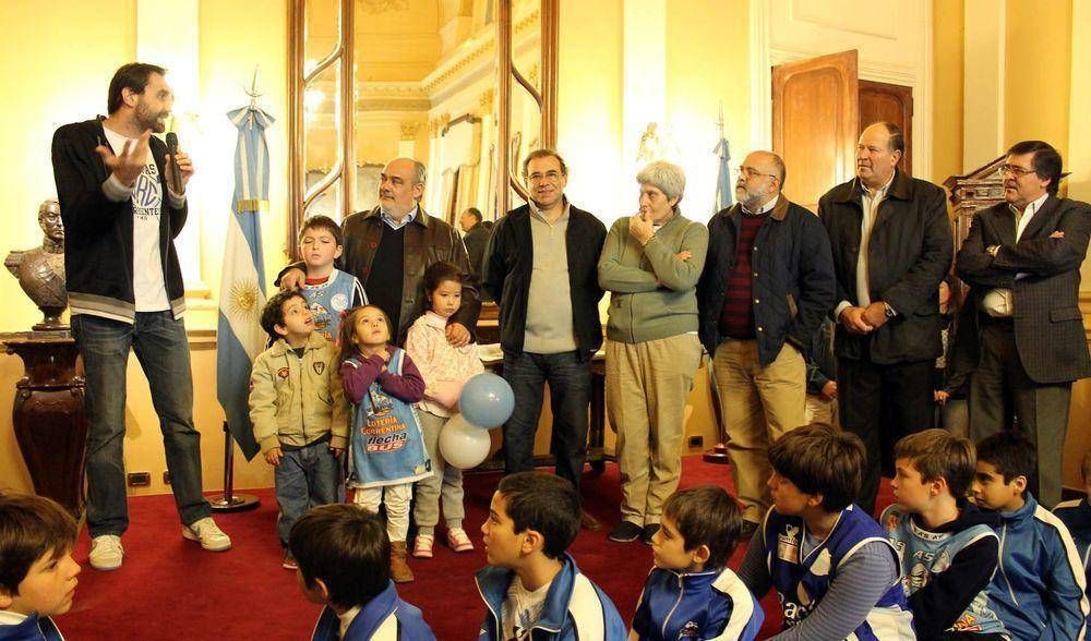 Regatas festej� junto al Gobernador y destac� la inversi�n provincial en el deporte