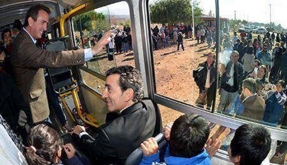 El Pozo de Godoy Cruz ya tiene una l�nea de colectivo