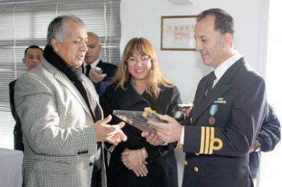 Emotivo acto por el nuevo aniversario de la Armada