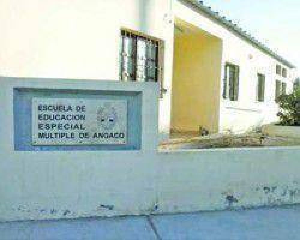La Escuela de Educaci�n M�ltiple de Angaco: una bomba de tiempo por fallas edilicias, pero el Ministerio no act�a