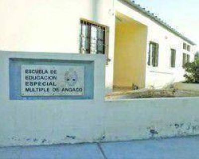 La Escuela de Educaci�n M�ltiple de Angaco: una bomba de tiempo por fallas edilicias, pero el Ministerio no act�a