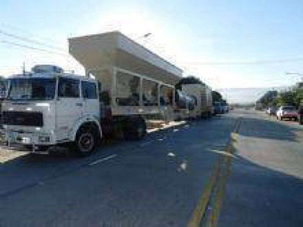 El municipio completa la m�quina de pavimento