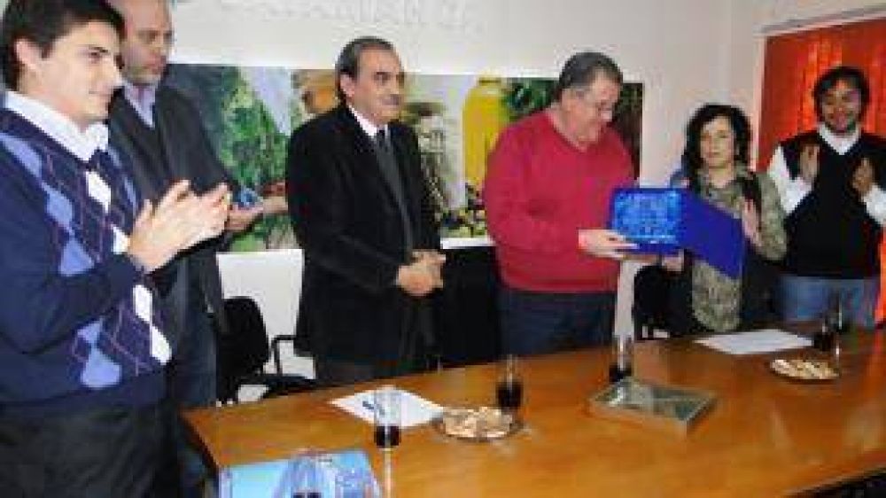 Emprendedores fueron reconocidos por su presencia en FERINOA