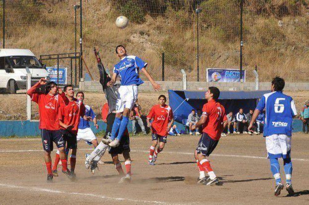 El Atl�tico sali� del descenso con ayuda de Independiente