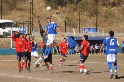 El Atl�tico sali� del descenso con ayuda de Independiente