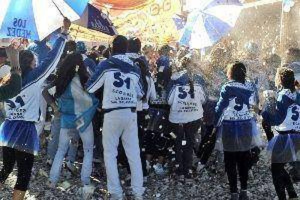 Las escuelas bande�as toman medidas para evitar incidentes en la presentaci�n de camperas