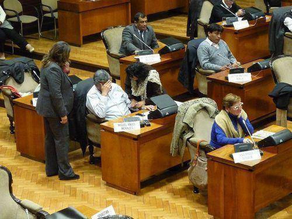 La oposici�n salv� a Morales