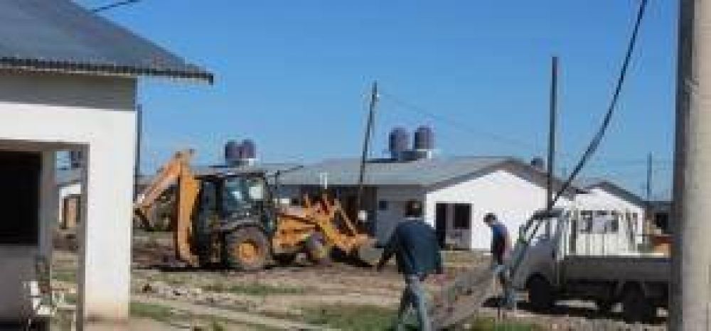 IPDUV expuso avances de obras a adjudicatarios de viviendas