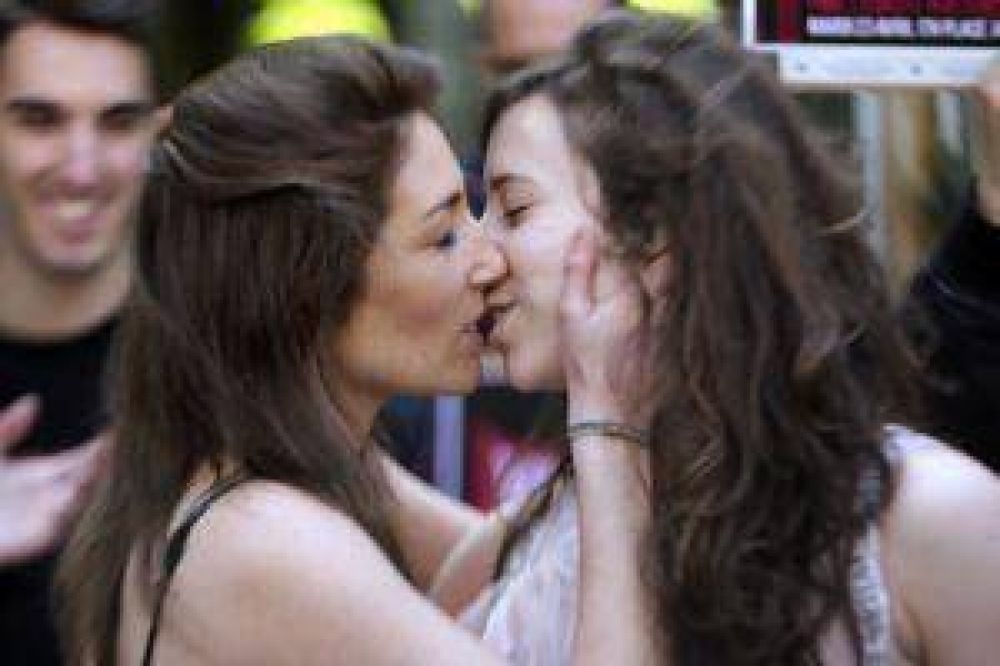 Francia promulg� ley de matrimonio homosexual