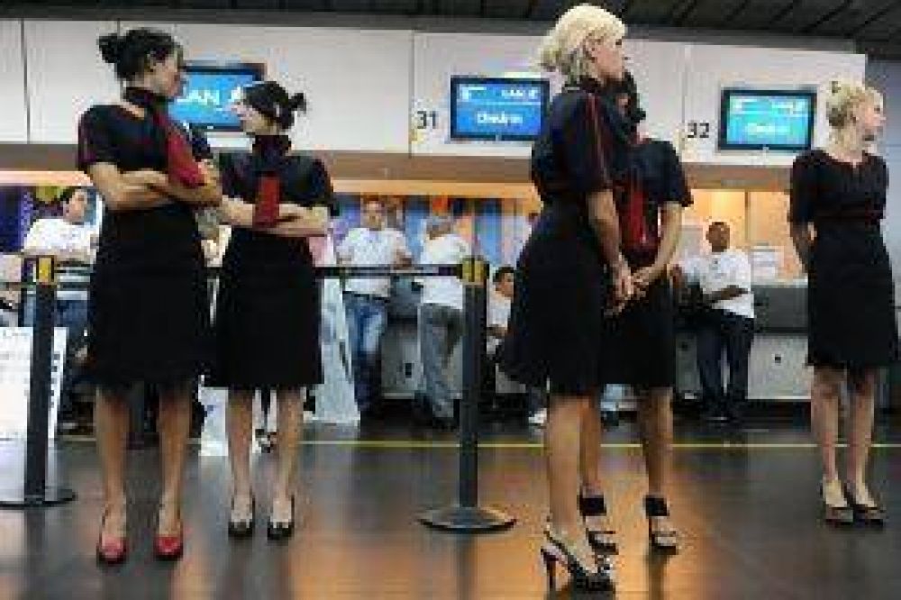 Se reanudan los vuelos de LAN tras conflicto
