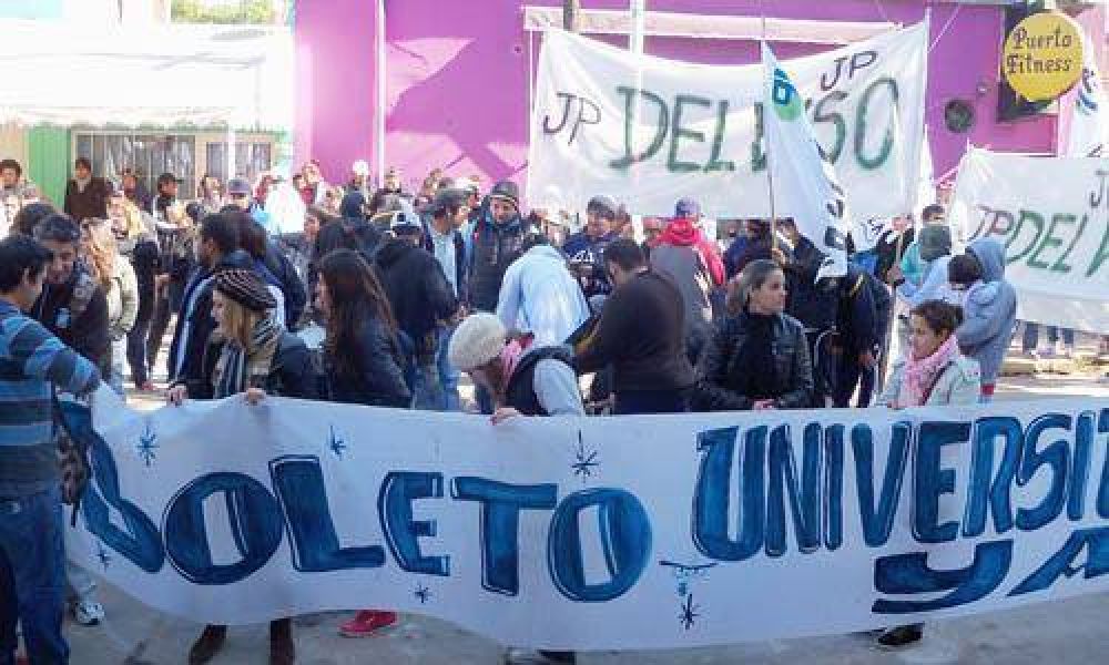 Los j�venes marcharon por el boleto universitario y terciario