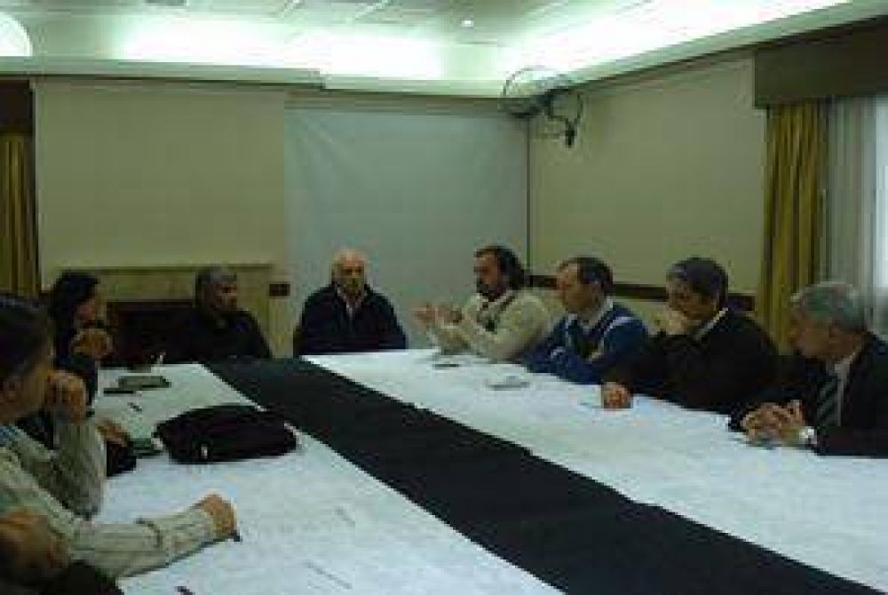  Encuentro pol�tico multisectorial